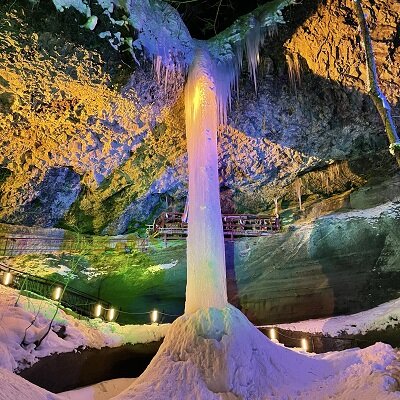 乳穂ヶ滝ライトアップ