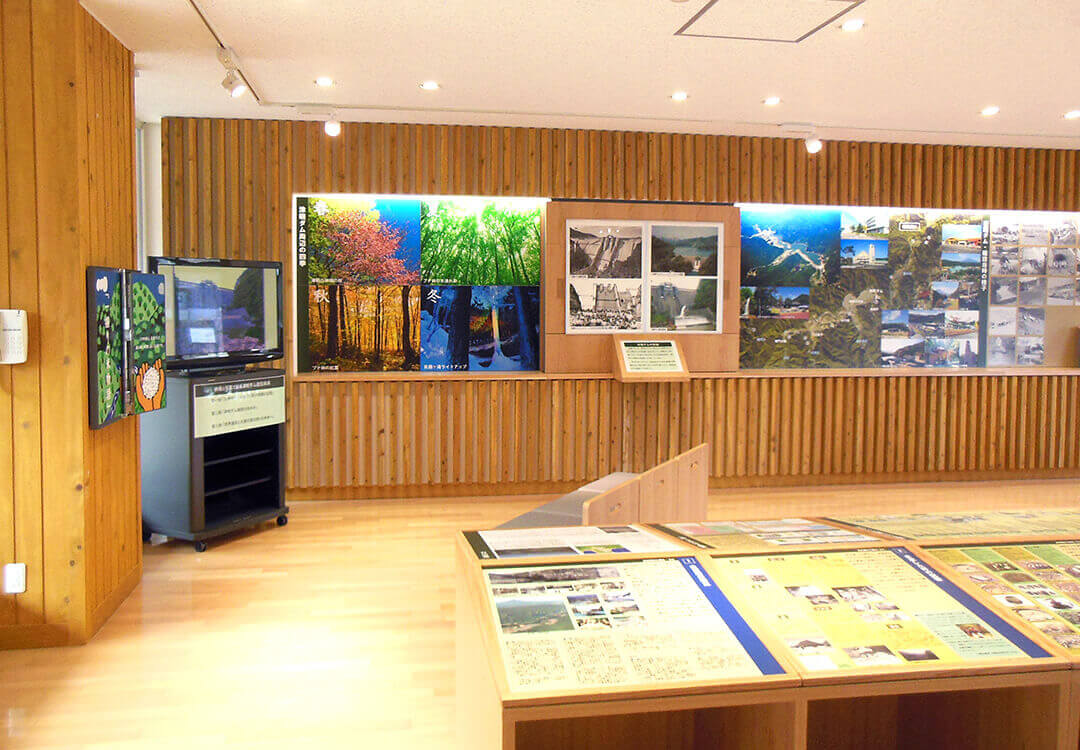 津軽ダムに到着