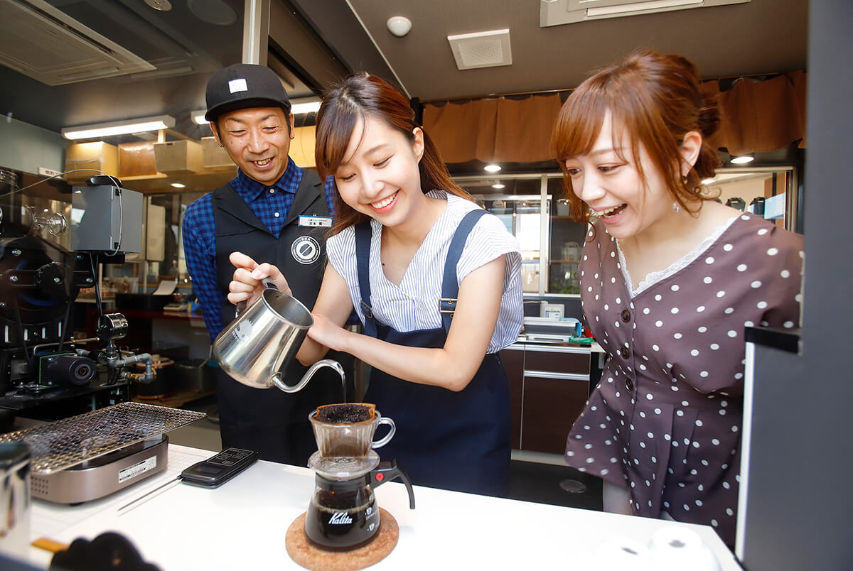 りんごの木の炭で焙煎 コーヒー焙煎体験と淹れ方